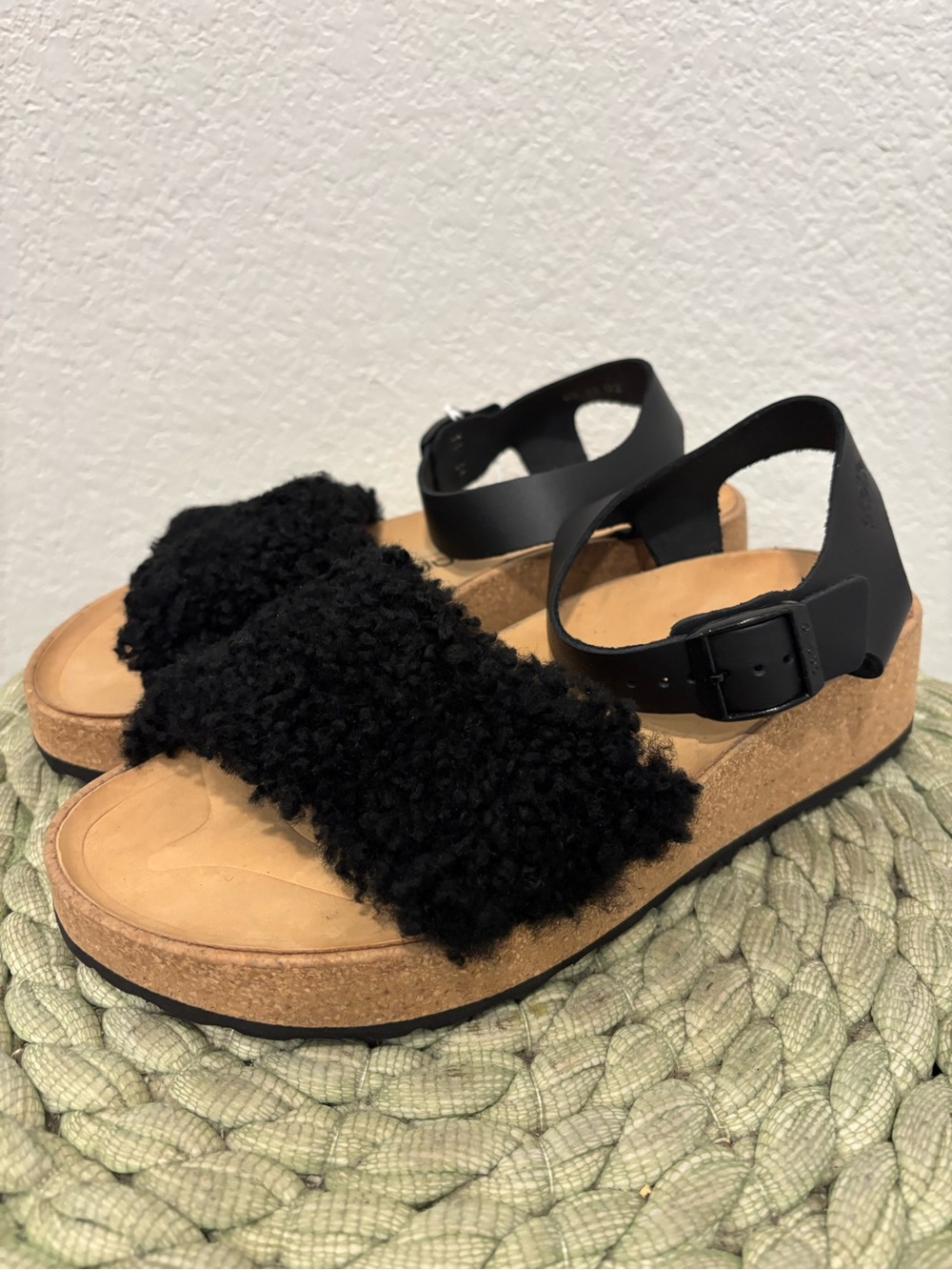 NEW Birkenstock Papillio Glenda Black Teddy Shearling Leather Ankle Strap Sandal - Picture 2 of 9